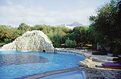 Pool des Riviera Hotels bei Girne