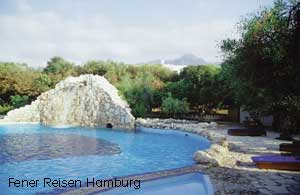Pool des Hotels Riviera bei Girne in Nordzypern