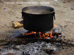 Kochen von Johannesbrot-Sirup in Nordzypern