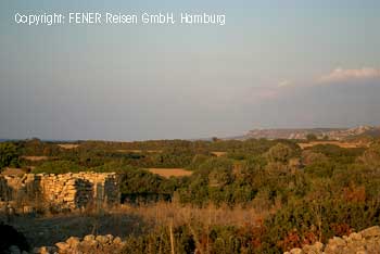 Unber&uuml;hrte Landschaft auf der Karpaz-Halbinsel in Nordzypern