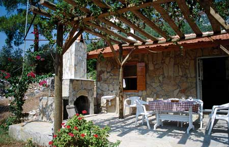 Die tolle Terrasse vom Waldhaus in Turnali bei Akyaka