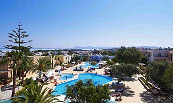 Poolanlage des Sirios Hotels Chania