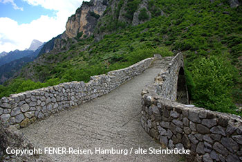 alte Steinbrücke bei Konitsa