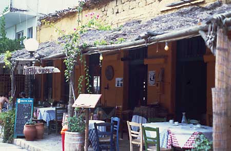 Eine Taverne in Gialos