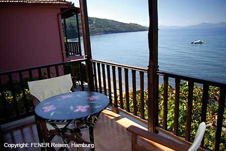 Blick von einem Balkon in den Ferienwohnungen Iro in Lefkastro im Pilion