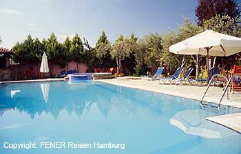 Pool des Hotels Saily im Pilion in Griechenland.