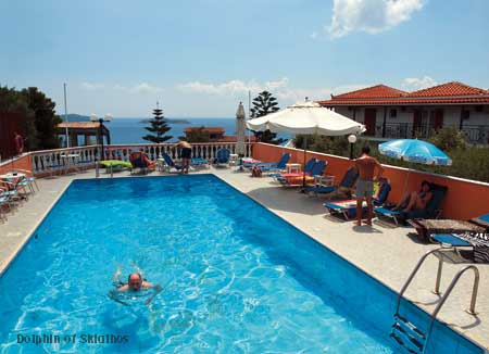 Pool der Ferienwohnungen Elenis Village auf Skiathos
