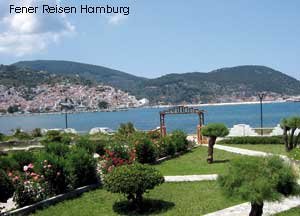 Blick auf die Stadt Skopelos von den Ferienwohnungen Del Sol