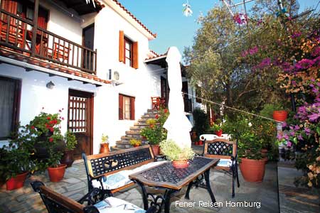 Netter Hof bei den Ferienwohnungen Kastri auf Skopelos