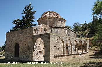 Das Kloster Antiphonitis auf der individuellen Wanderung in Nordzypern