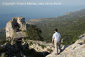 Blick von der Burg Kantara auf die Karpaz Halbinsel