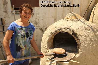 Holzofen der Unterkunft Rozagi in Mehmetcik