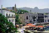 Die Hafenpromenade von Girne