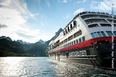 Hurtigruten Schiff
