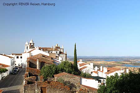 Monsaraz die Mittelalterstadt im Osten des Alentejo